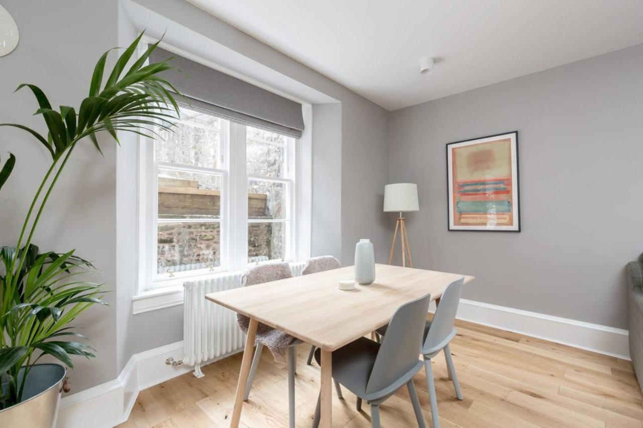 Joivy Luxurious 2Br Home Near Haymarket Station EDI Kültér fotó
