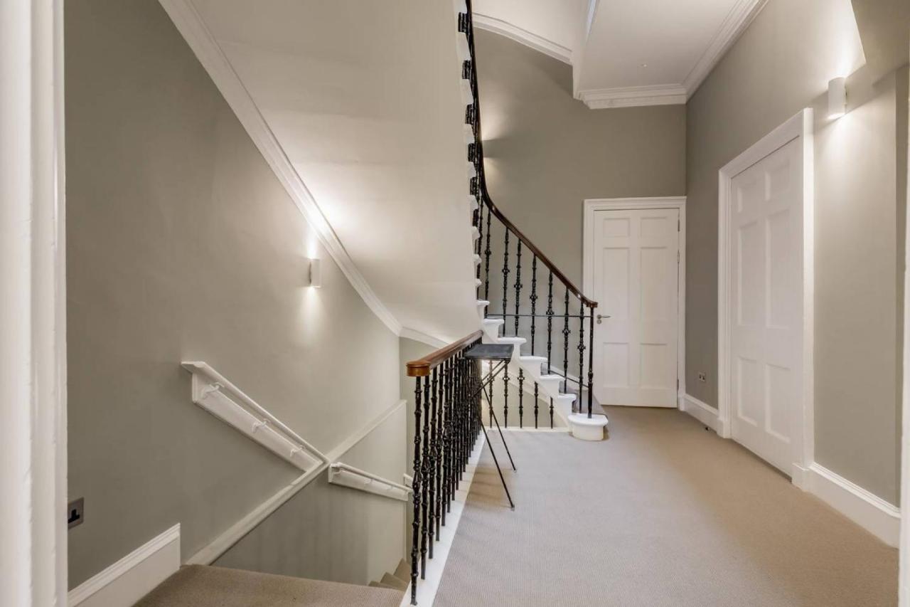 Joivy Luxurious 2Br Home Near Haymarket Station EDI Kültér fotó