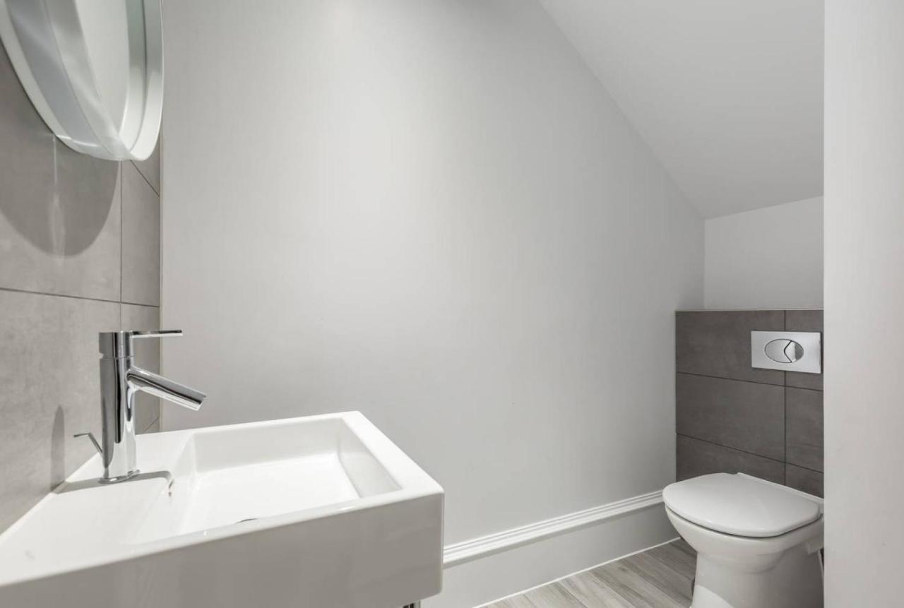 Joivy Luxurious 2Br Home Near Haymarket Station EDI Kültér fotó