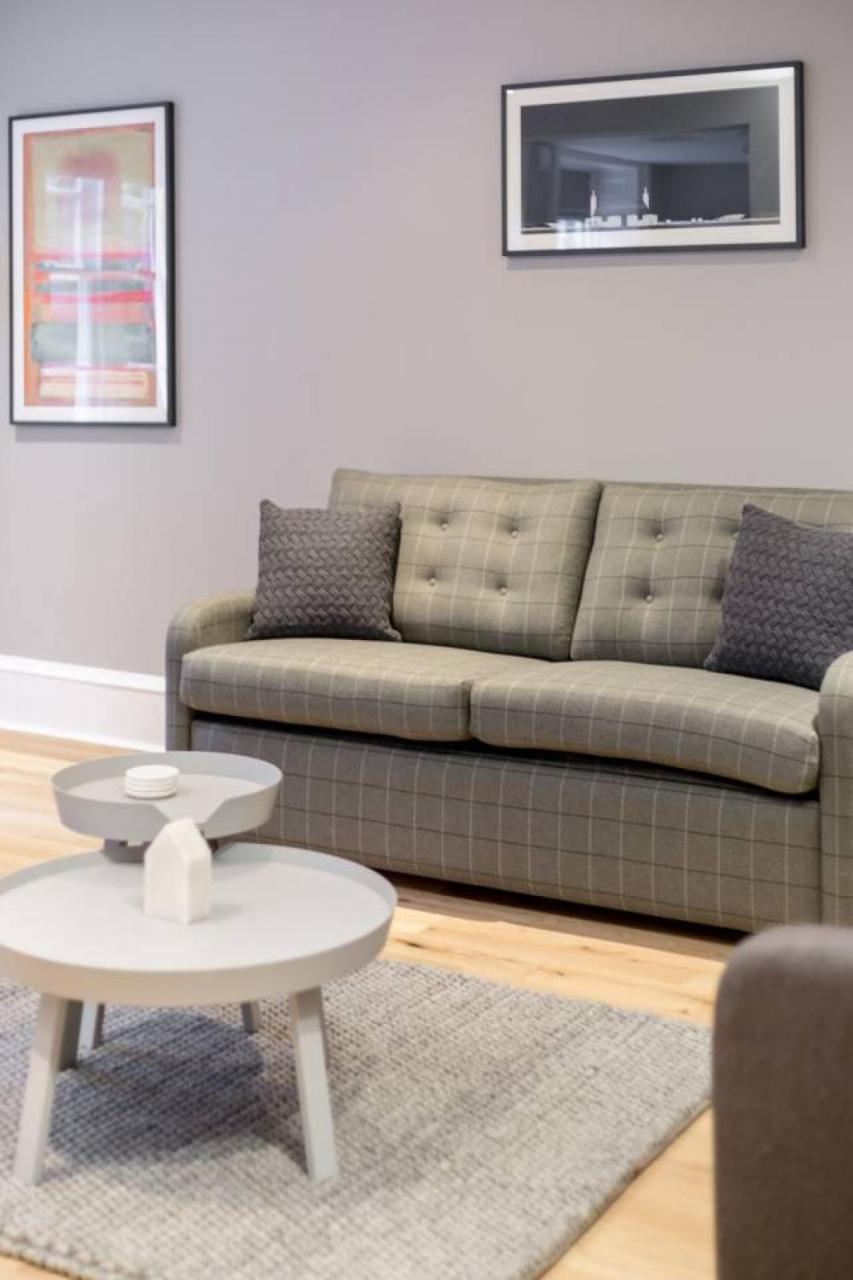 Joivy Luxurious 2Br Home Near Haymarket Station EDI Kültér fotó